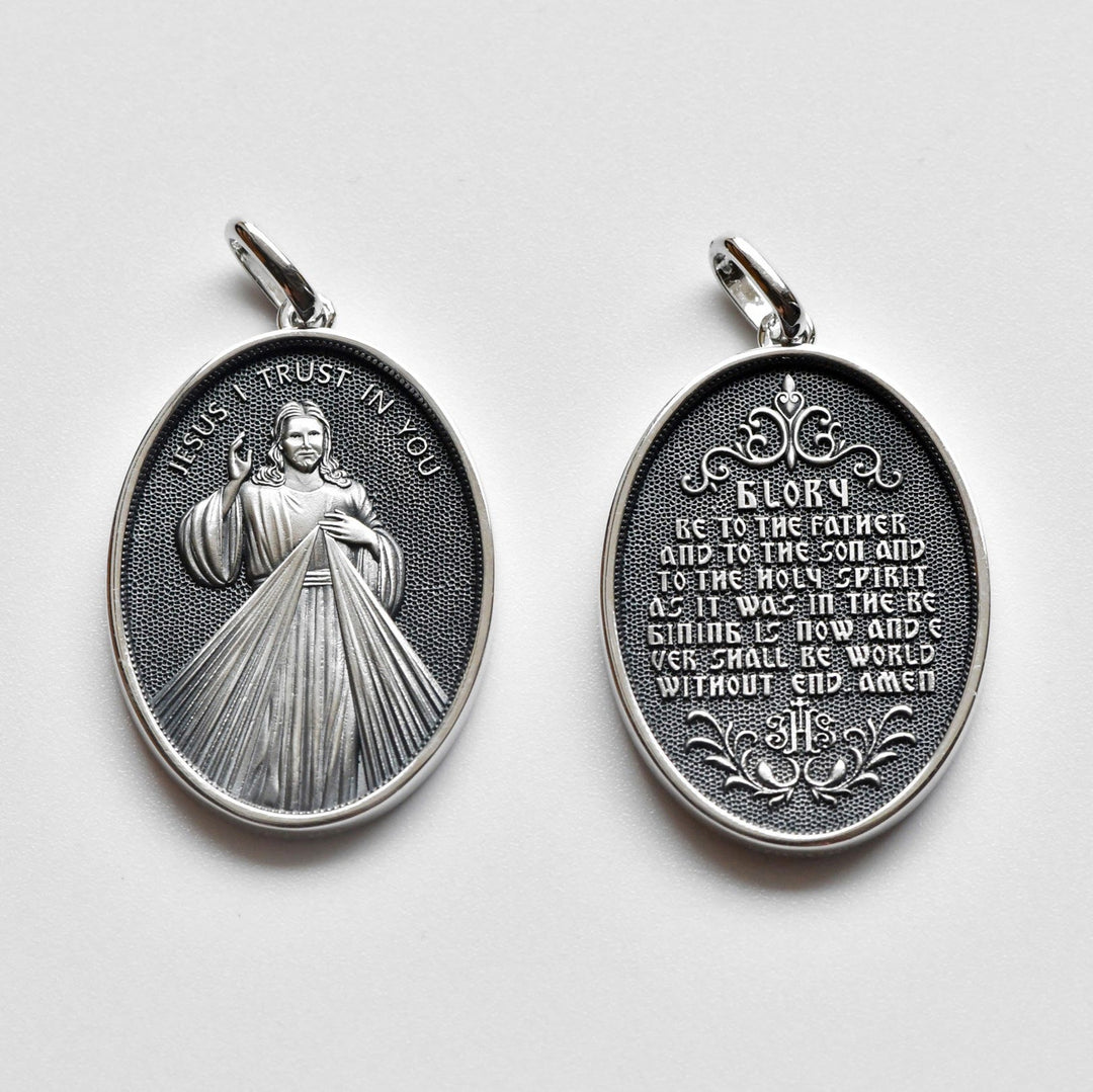 Christianartworkshop Antique Style Sterling Silver Antique Divine Mercy Jesus Oval Medal Necklace - Jesus - image 0