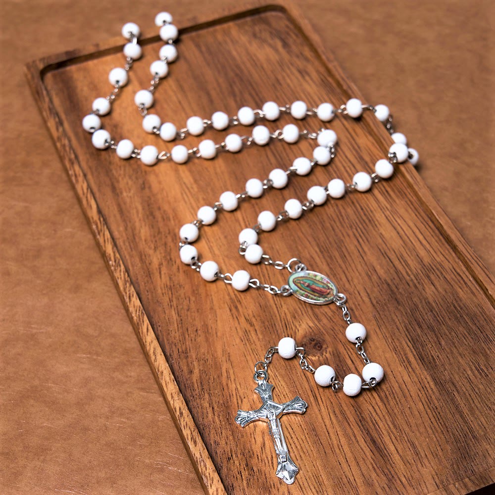 Christianartworkshop Our Lady of Guadalupe & Crucifix of 6 mm Round Multicolor Wood Alloy Chain Rosary - White - image 0