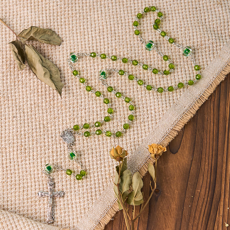 Christianartworkshop Assumption of Virgin Mary & Crucifix of 6 mm Polyhedron Green Crystal Alloy Chain Rosary - Green - image 0