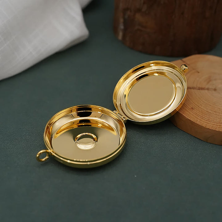 Christianartworkshop Gold-Plated Pyx with "See This Man" Pattern–Sacred Vessel for the Holy Eucharist - image 5