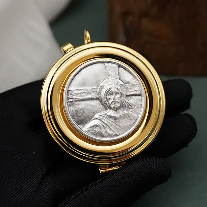 Christianartworkshop Gold-Plated Pyx with "See This Man" Pattern–Sacred Vessel for the Holy Eucharist - image 2