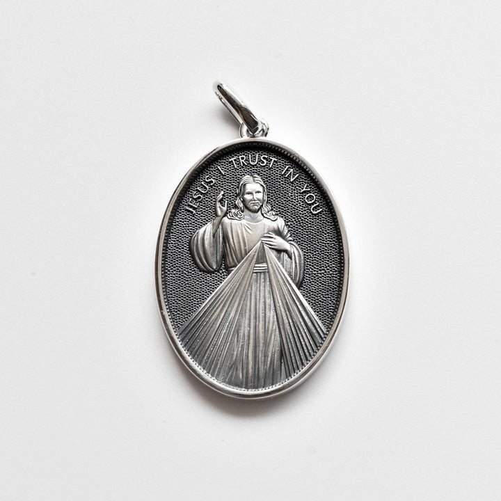 Christianartworkshop Antique Style Sterling Silver Antique Divine Mercy Jesus Oval Medal Necklace - image 1