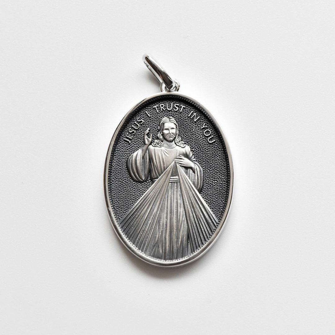 Christianartworkshop Antique Style Sterling Silver Antique Divine Mercy Jesus Oval Medal Necklace - image 1