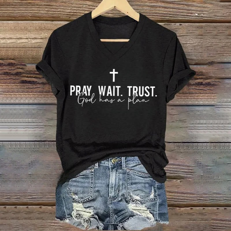 Christianartworkshop Women's Pray Wait Trust God Has a Plan V-Neck T-shirt - Black - 4XL - image 2