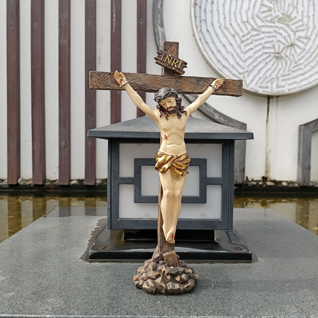 Christianartworkshop Minimalist Resin Crucifix Jesus Ornament: Unique Sign of Understated Religious Reverence - image 2