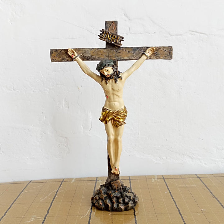 Christianartworkshop Minimalist Resin Crucifix Jesus Ornament: Unique Sign of Understated Religious Reverence - image 5