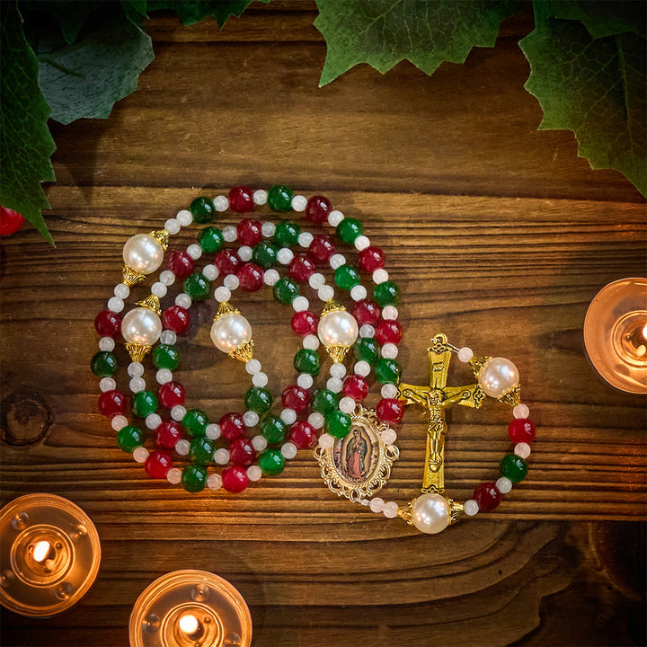 Christianartworkshop Holly Wreath Christmas Tricolor Beads Rosary: Celebrate the Holy Birth - Christmas Rosary - image 0