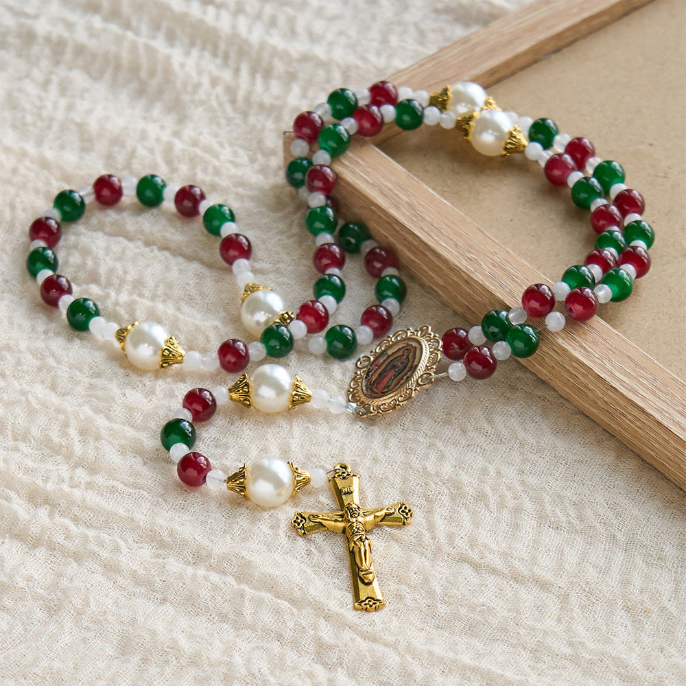 Christianartworkshop Holly Wreath Christmas Tricolor Beads Rosary: Celebrate the Holy Birth - image 1
