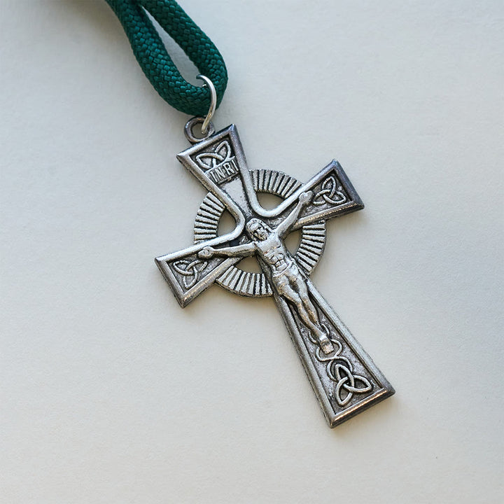 Christianartworkshop Four-Leaf Clover Crucifix Paracord Rosary: Embody Sacred Strength and Devotion - image 7