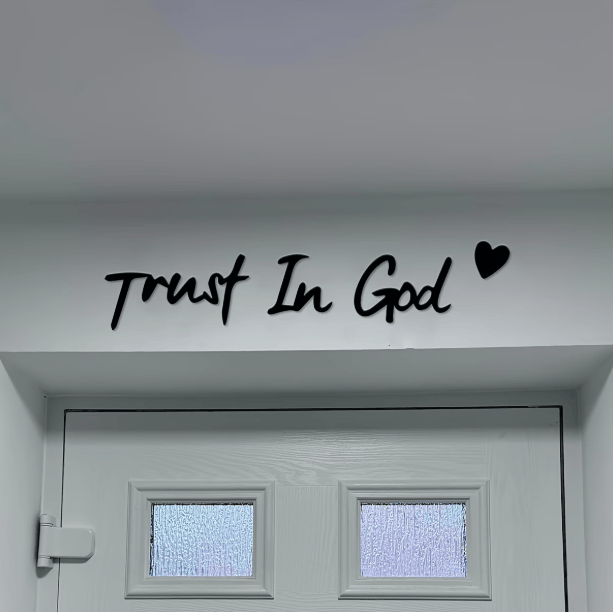 Christianartworkshop Cursive Trust In God Heart Accent Metal Wall Decor: Emblem of Steadfast Assuranc - image 0