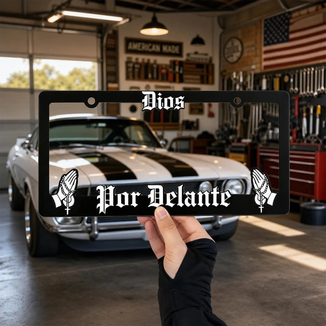 Christianartworkshop Dios Por Delante License Plate Frame with Praying Hands: Token Of Peaceful Daily Spiritual Serenity - image 1